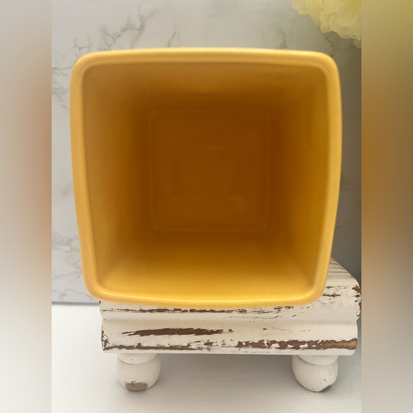 Like new used Rae Dunn “BRIGHT IDEAS” yellow pencil pen holder desk accessory. - Picture 2 of 7